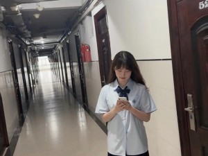 当女大学生穿上 1618 岁的女装