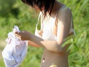 张筱雨大胆出位人体艺术写真，全方位展现女性之美